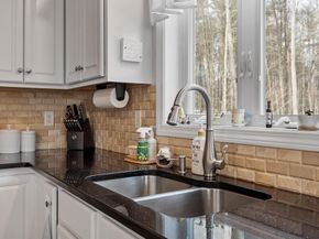 278 Oakham Rd, Barre MA 01005