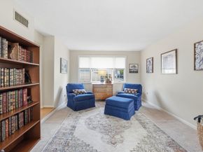 202 Torrey Ln Ext 202, Holden MA 01520