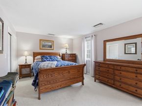 202 Torrey Ln Ext 202, Holden MA 01520