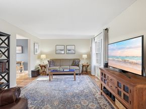 202 Torrey Ln Ext 202, Holden MA 01520