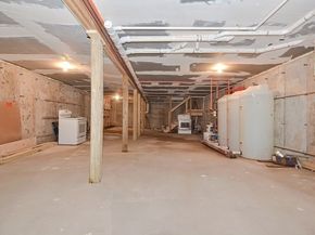 35 Ellington St, Boston MA 02121