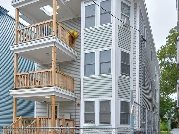 35 Ellington St, Boston MA 02121