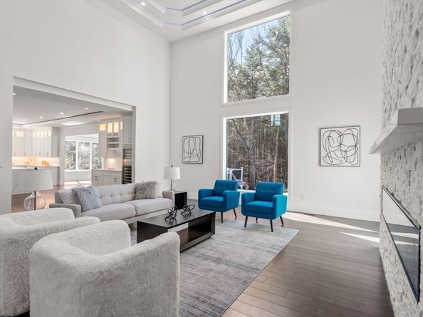 51 Plympton Rd, Sudbury MA 01776