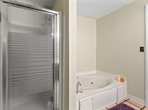 27 Lebeaux Dr 27, Shrewsbury MA 01545