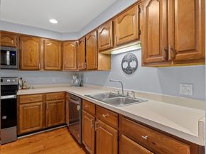 27 Lebeaux Dr 27, Shrewsbury MA 01545