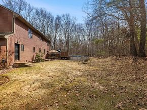275 Chestnut St, Uxbridge MA 01569