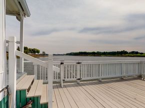 9 Parkview Ave, Beverly MA 01915