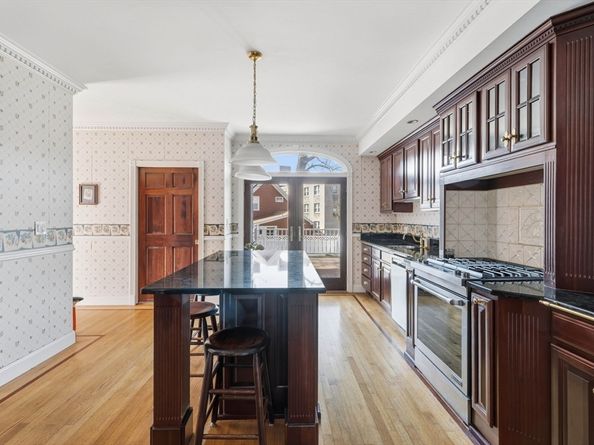 11 Hampshire St, Everett MA 02149