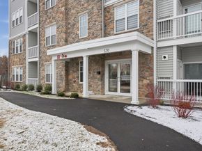 320 Martins Landing 108, North Reading MA 01864