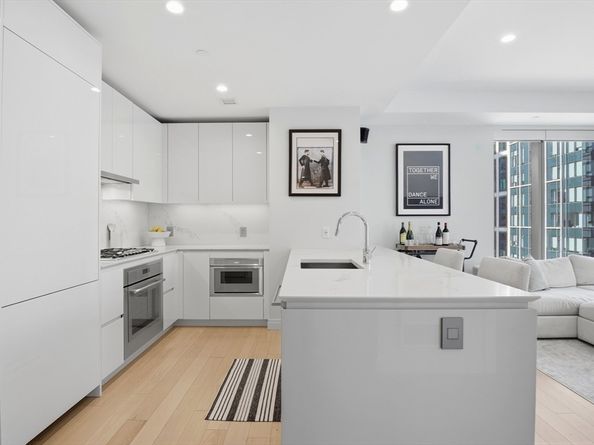 135 Seaport Blvd 1007, Boston MA 02210