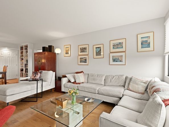 250 Hammond Pond Pkwy 1503N, Newton MA 02467