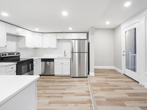98 Southville Rd, Southborough MA 01772