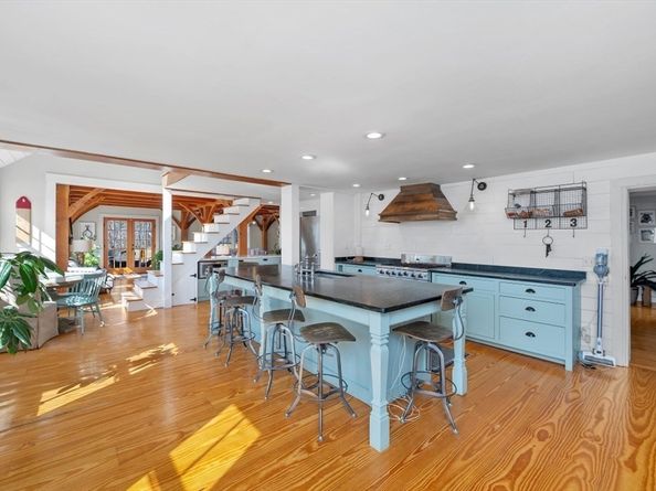 89 Choate St, Essex MA 01929