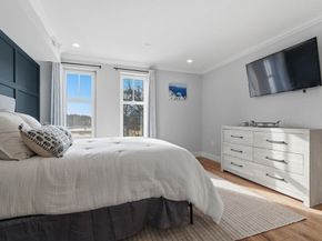 1721 Centre St 304, Boston MA 02132