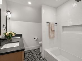 2 Northrop St, Hopedale MA 01747