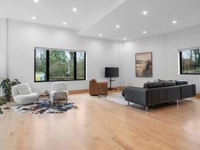 71 Grove St, Brookline MA 02467
