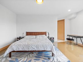 71 Grove St, Brookline MA 02467