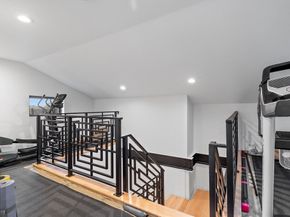 71 Grove St, Brookline MA 02467