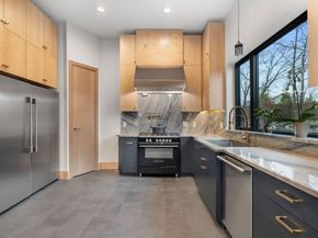 71 Grove St, Brookline MA 02467