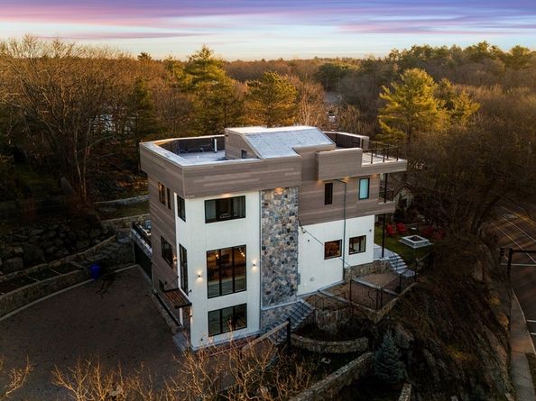 71 Grove St, Brookline MA 02467