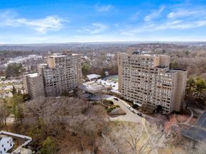 250 Hammond Pond Parkway 1406N, Newton MA 02467