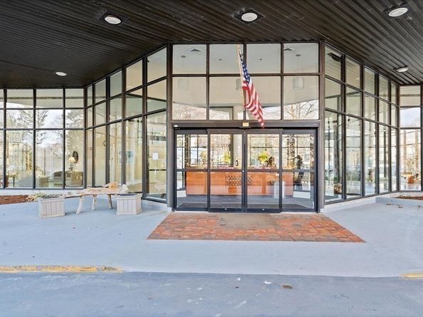 250 Hammond Pond Parkway 1406N, Newton MA 02467