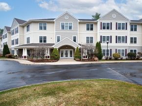 7 Crescent Way 209, Sturbridge MA 01566