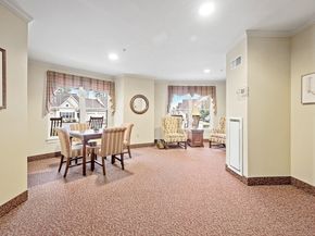 7 Crescent Way 209, Sturbridge MA 01566