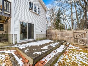 90 Sunnyside Ave, Reading MA 01867