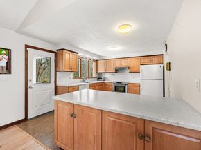 90 Sunnyside Ave, Reading MA 01867