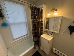 719 Main St, Clinton MA 01510