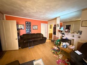 719 Main St, Clinton MA 01510