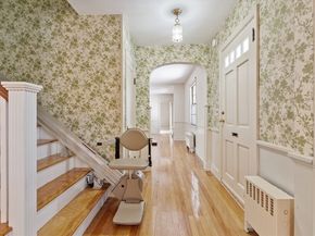 93 Fitch Hill Ave, Fitchburg MA 01420