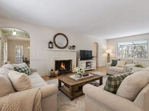 93 Fitch Hill Ave, Fitchburg MA 01420