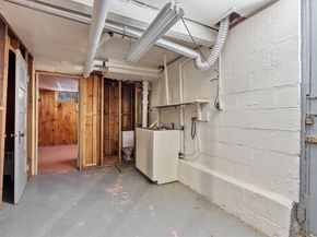 93 Fitch Hill Ave, Fitchburg MA 01420