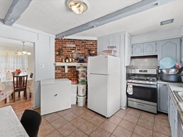 19 Heath St, Everett MA 02149