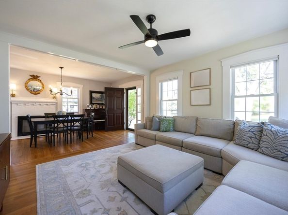 102 Centre St, Danvers MA 01923