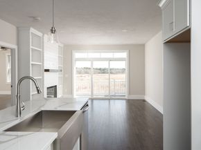 60 Metacomet Road 17, West Bridgewater MA 02379