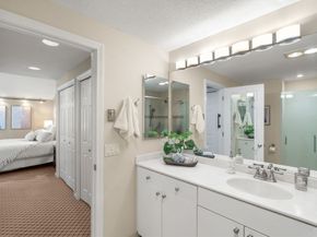 5 Pickwick Way 5, Wayland MA 01778