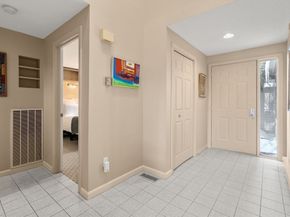 5 Pickwick Way 5, Wayland MA 01778