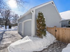 5 Pickwick Way 5, Wayland MA 01778