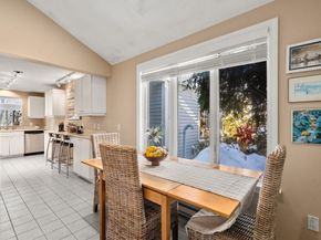 5 Pickwick Way 5, Wayland MA 01778