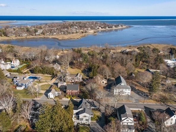 590 Washington St, Duxbury MA 02332