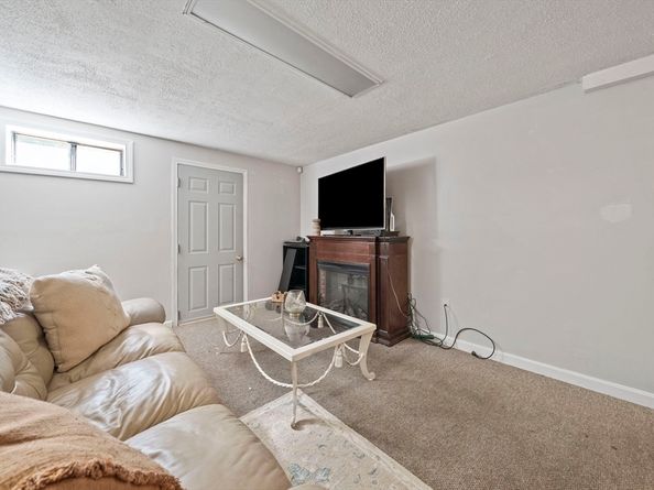 35 Saw Mill Dr, Plymouth MA 02360