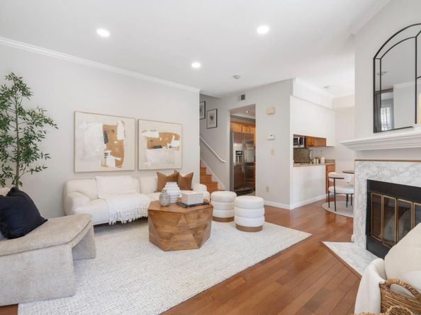 977 Warburton Avenue 203, Santa Clara CA 95050