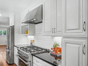 2091 Robinhood Lane, Los Altos CA 94024