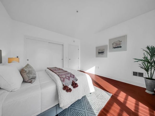 438 W Grand Avenue 615, Oakland CA 94612