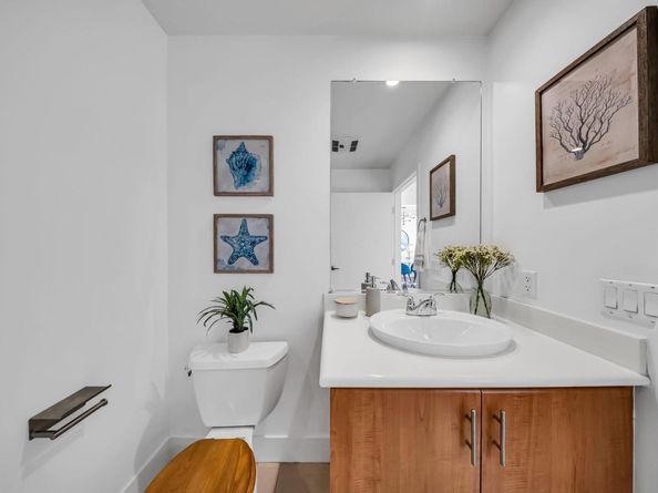 438 W Grand Avenue 615, Oakland CA 94612