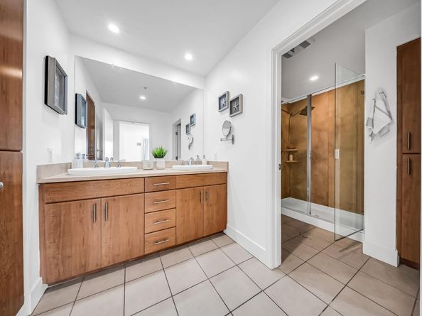 438 W Grand Avenue 615, Oakland CA 94612