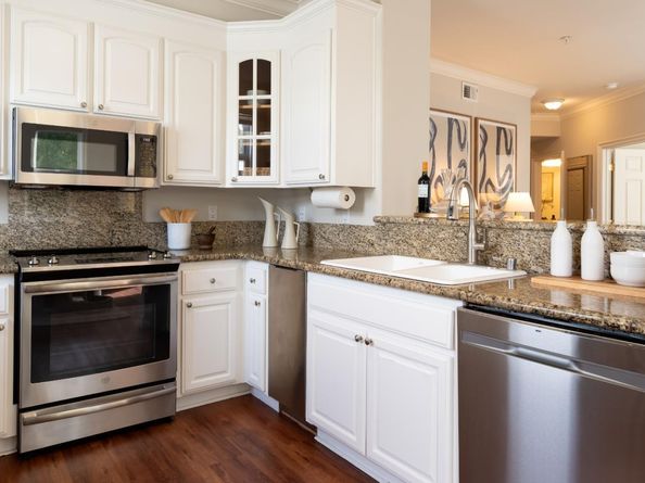 1237 Capuchino Avenue 7, Burlingame CA 94010